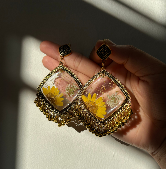 Jhumka Earring - Yellow daisy & Queen Anne's lace