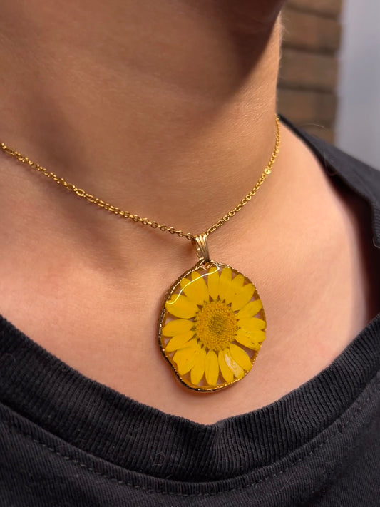 Yellow Daisy Necklace - Irregular Gold